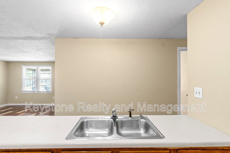 944 Linda Drive property image
