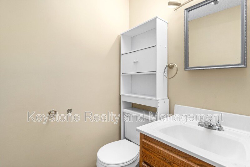 944 Linda Drive property image