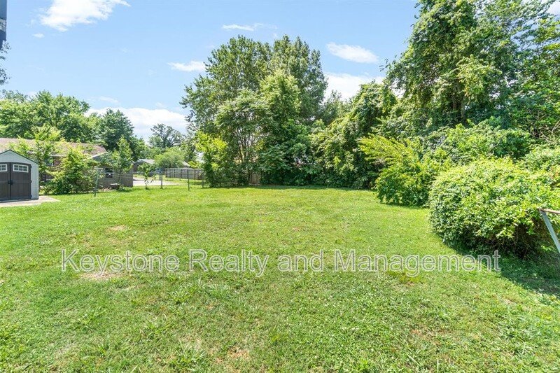 944 Linda Drive property image