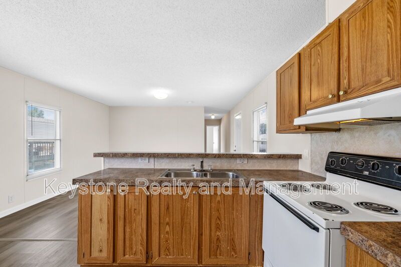 812 Monroe Lane property image