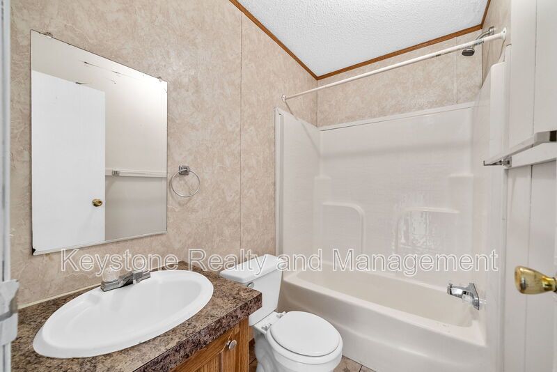 812 Monroe Lane property image