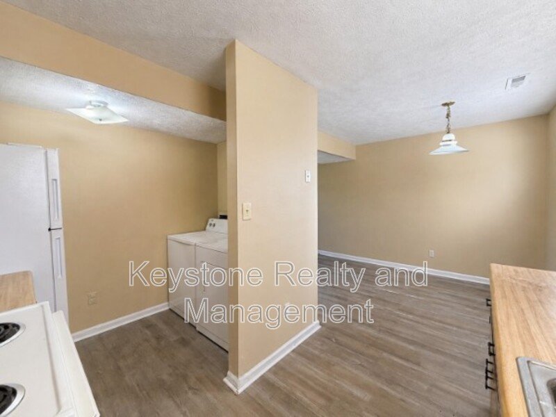 1375 Thompsonville Lane property image