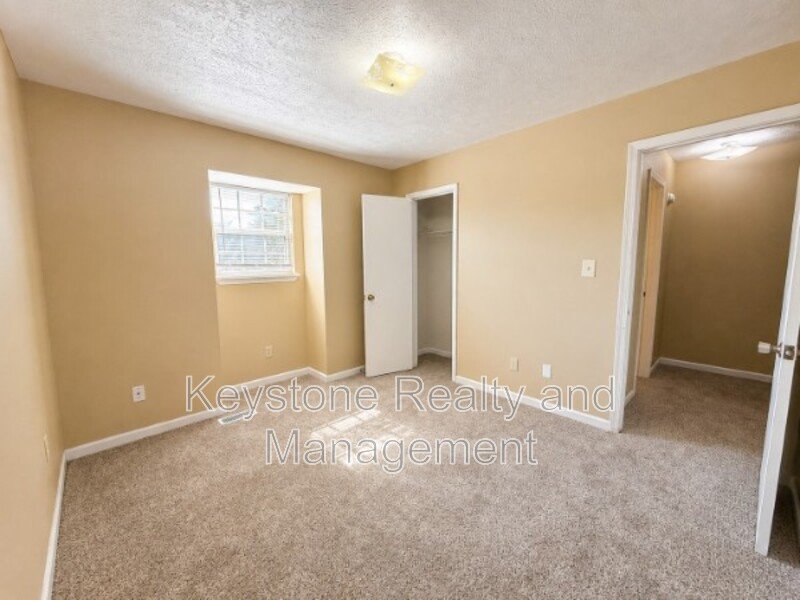 1375 Thompsonville Lane property image