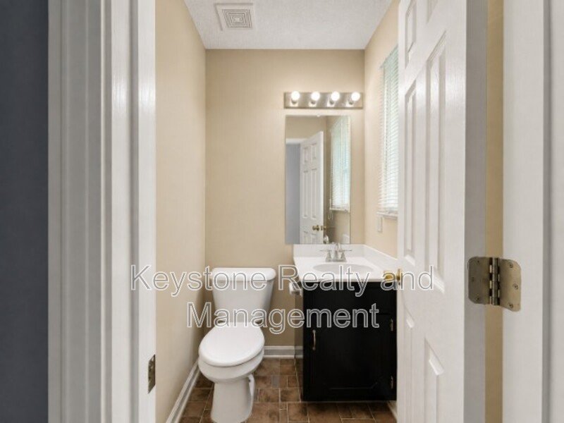 1909 Timberline Circle property image