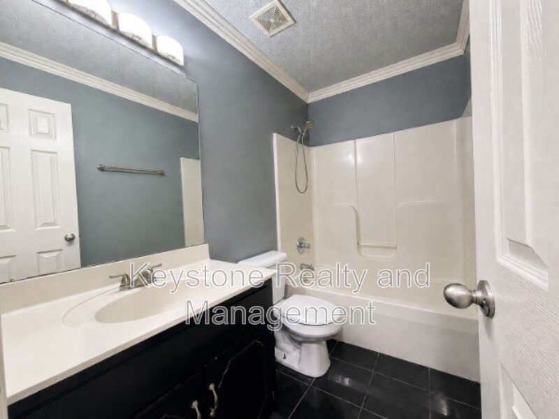 1909 Timberline Circle property image