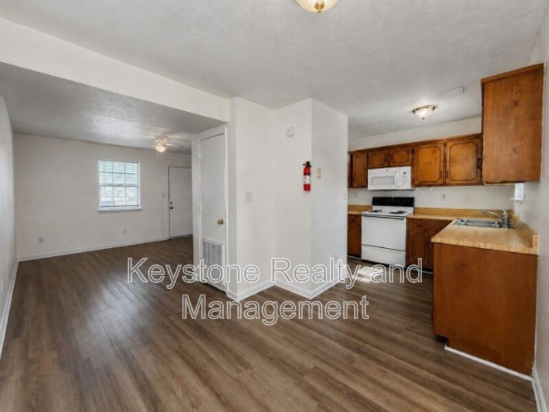 1375 Thompsonville Lane property image