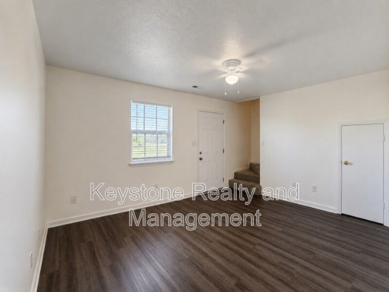 1375 Thompsonville Lane property image