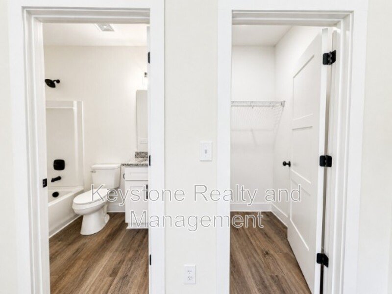 921 Ford Street, Bedroom B 921-B Ford property image