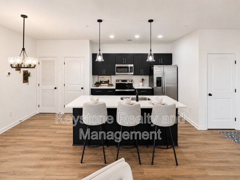 2425 Pea Ridge Road Unit B-201 property image