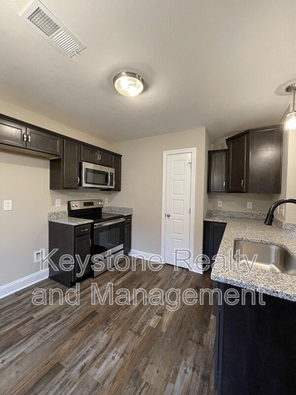 812 Lillian Grace Drive property image