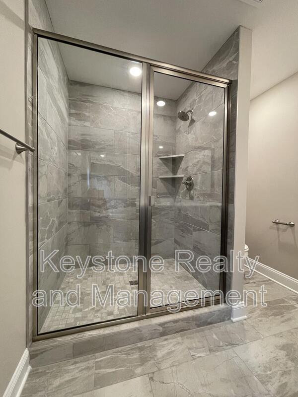 812 Lillian Grace Drive property image