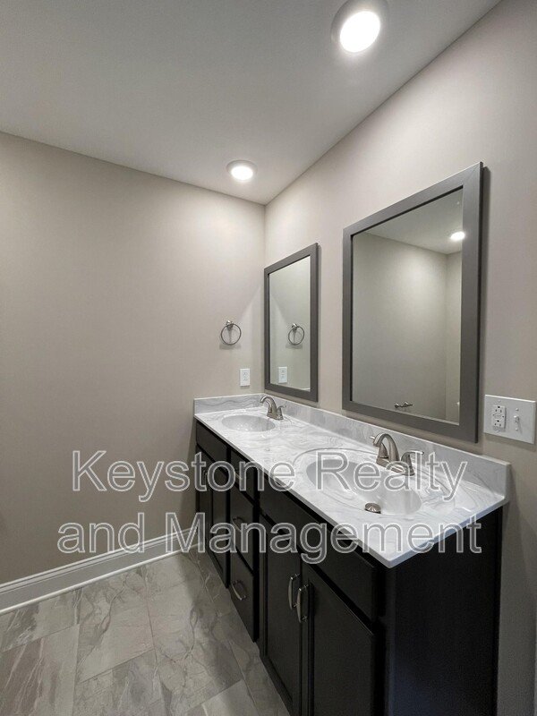 812 Lillian Grace Drive property image