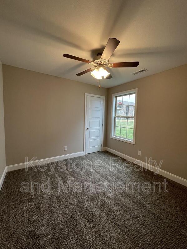 812 Lillian Grace Drive property image