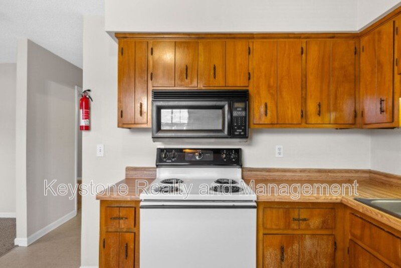 1375 Thompsonville Lane property image
