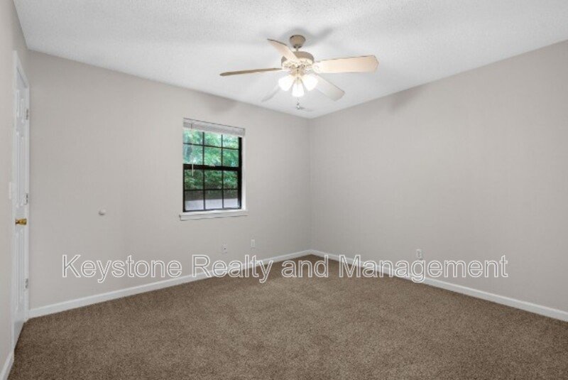 1375 Thompsonville Lane property image