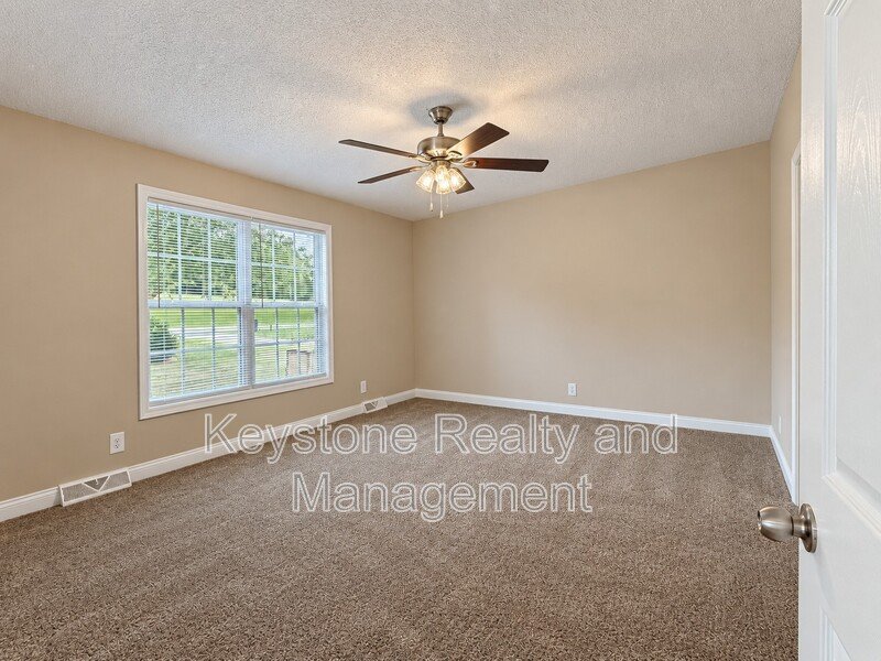9346 Pembroke Oak Grove Rd property image