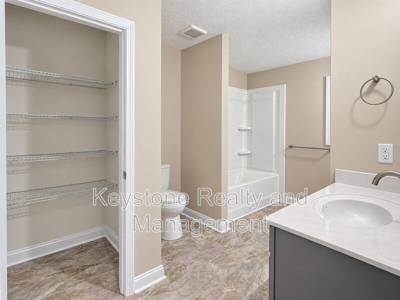 9346 Pembroke Oak Grove Rd property image