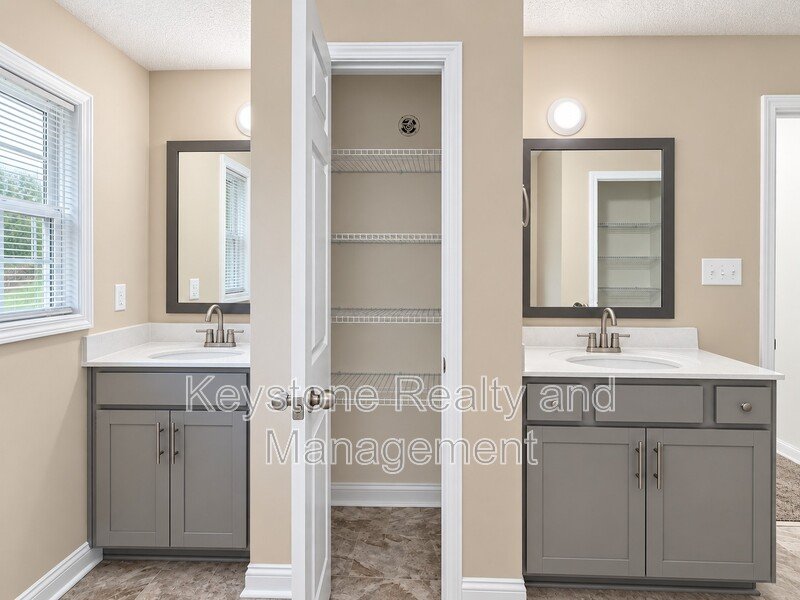 9346 Pembroke Oak Grove Rd property image