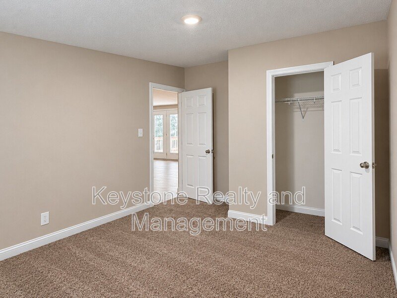9346 Pembroke Oak Grove Rd property image