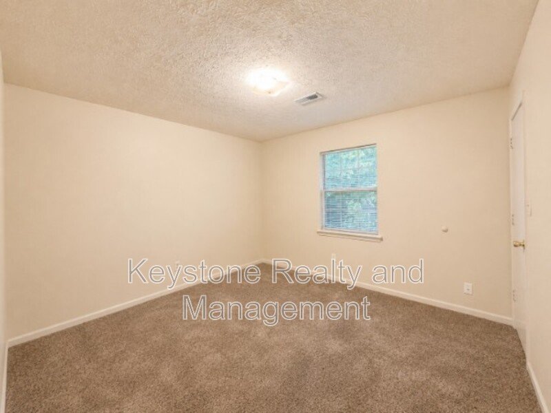 1375 Thompsonville Lane property image