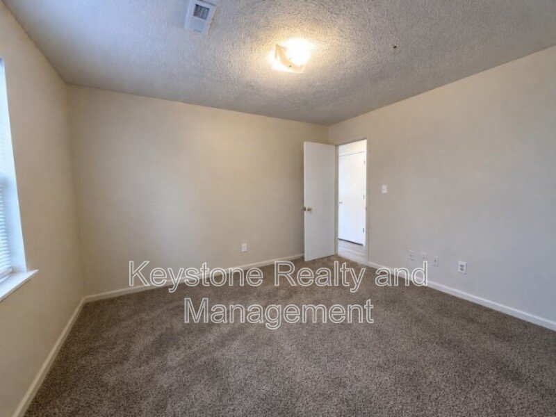 1375 Thompsonville Lane property image