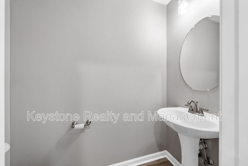 716 Perkins Avenue property image