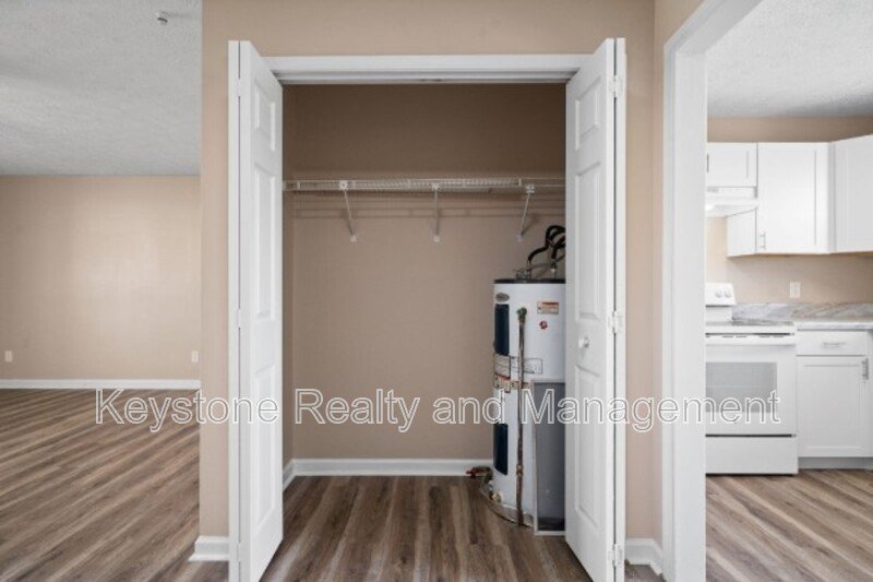 290 Thompsonville Lane Unit 302 property image