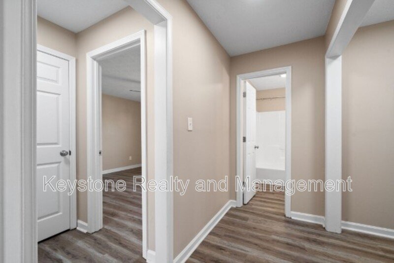 290 Thompsonville Lane Unit 302 property image