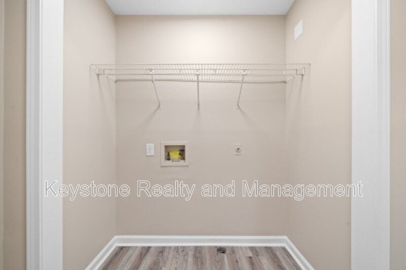290 Thompsonville Lane Unit 302 property image