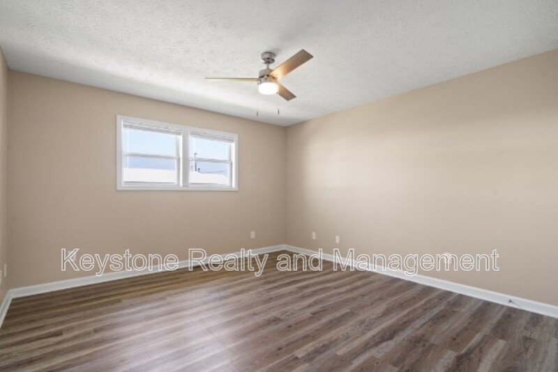 290 Thompsonville Lane Unit 302 property image