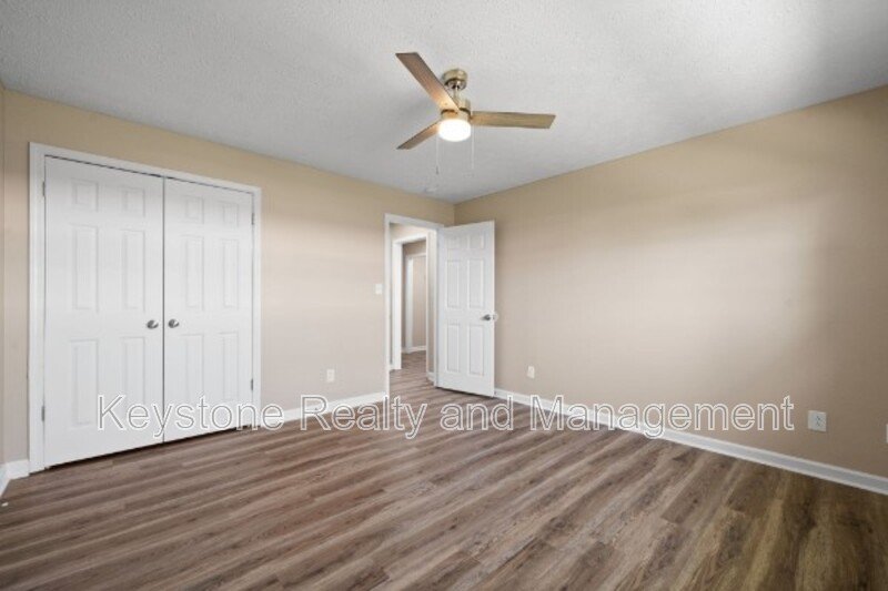 290 Thompsonville Lane Unit 302 property image