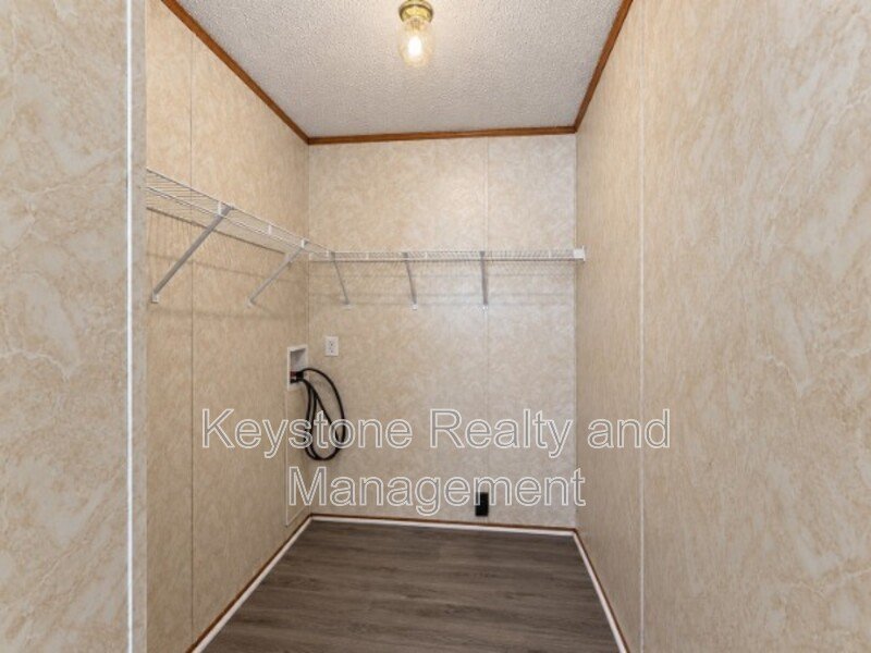 805 Monroe Lane property image