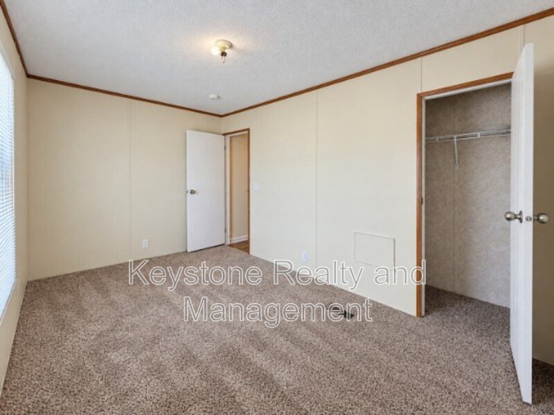 805 Monroe Lane property image