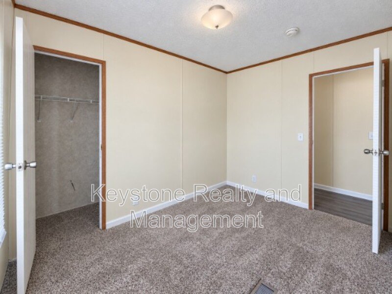 805 Monroe Lane property image