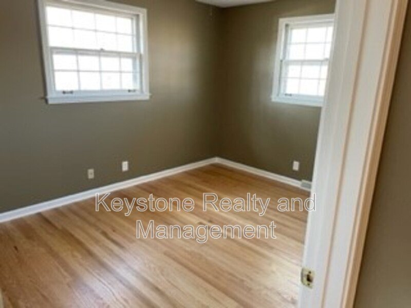 422 Peterson Lane property image
