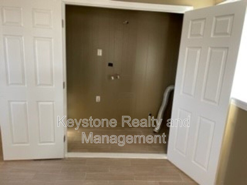 422 Peterson Lane property image